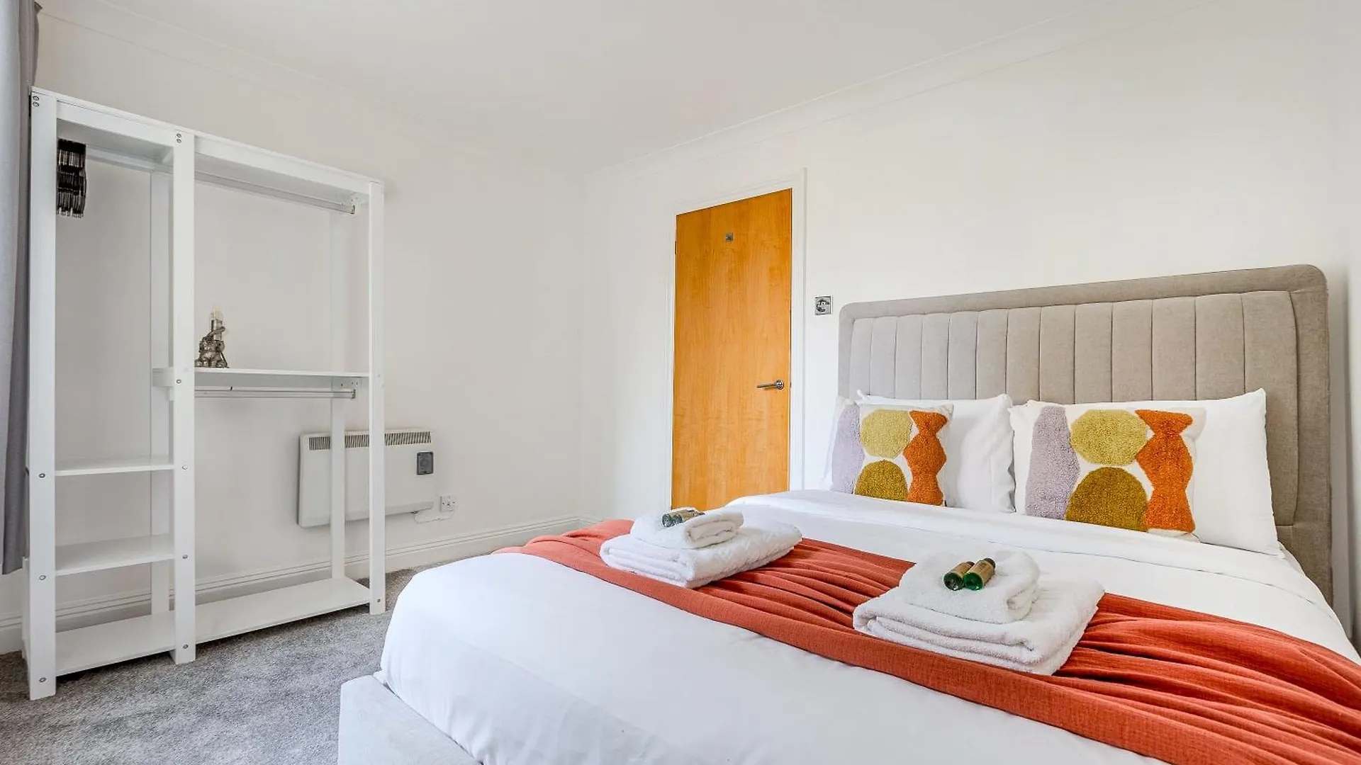 Welcoming 2Br Near London Bridge, Shard, Borough Apartment 0*,  United Kingdom